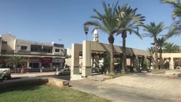 Aqaba, Jordania - el tráfico en las calles parte 6 — Vídeo de stock