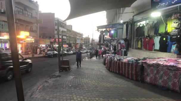 Aqaba, Jordan - October 15, 2019: tourists move through the streets of the city part 7 — ストック動画