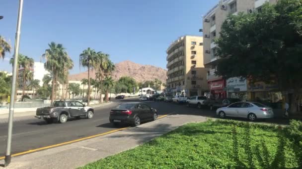 Акаба, Иордания - движение по улицам часть 4 — стоковое видео