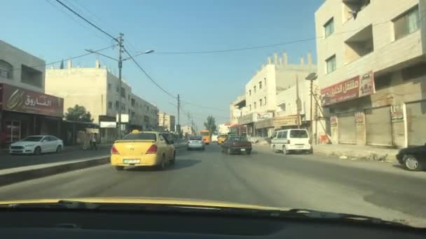 Irbid, Jordania - la conducción en la carretera de la ciudad parte 10 — Vídeo de stock