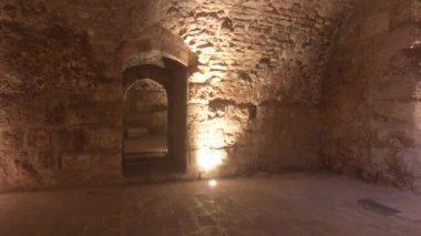 Ajloun, Ürdün - taş odalar eski kale bölüm 13 aydınlatma ile