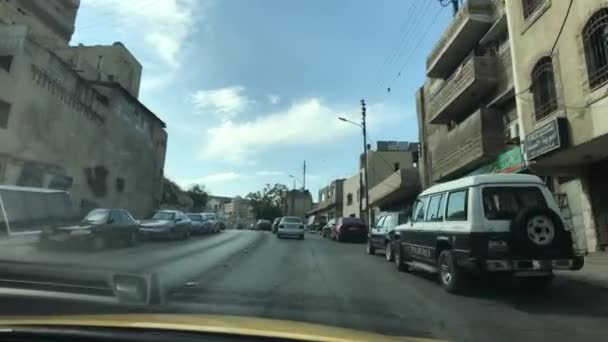 Amman, Jordania - przejazd ulicami miasta — Wideo stockowe