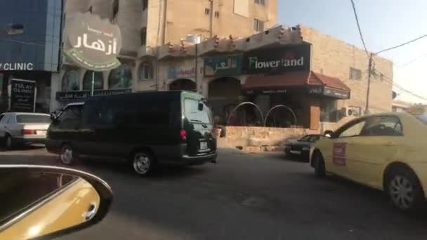 Irbid, Jordania - jazda po autostradzie miejskiej część 2 — Wideo stockowe