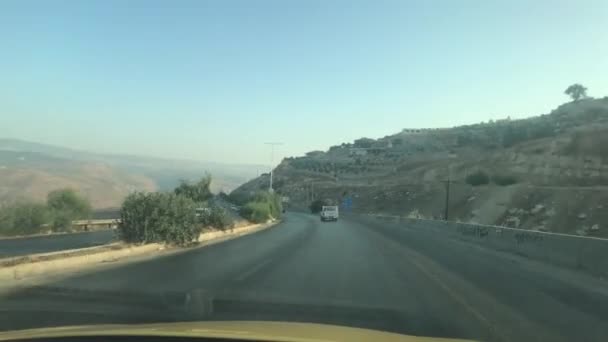 Ирбид, Иордания - вид на окружающую горную трассу — стоковое видео
