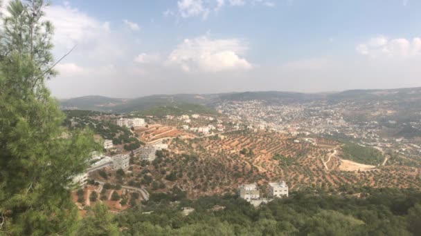 Ajloun, Ιορδανία - θέα ενός μακρινού οικισμού — Αρχείο Βίντεο