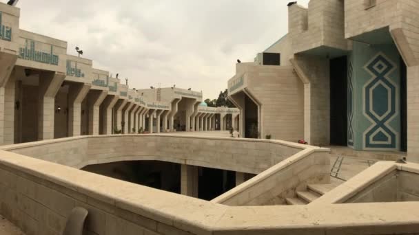 Amman, Jordánia - gyönyörű falak a történelem Abdullah király mecset rész 9 — Stock videók