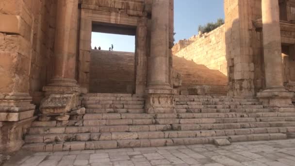 Jerash, Ürdün - duvarlar antik bölüm 15 ile sırılsıklam — Stok video