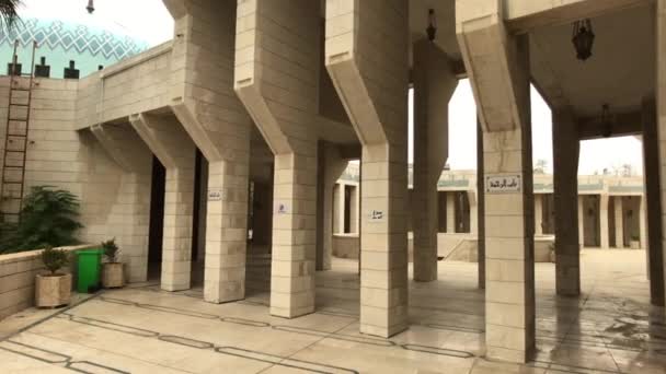 Amman, Jordánia - gyönyörű falak a történelem Abdullah király mecset rész 10 — Stock videók