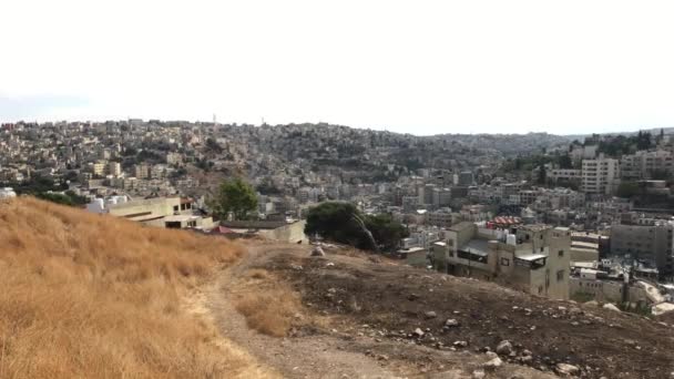 Амман, Иордания - Вид на город с высоты цитадели часть 3 — стоковое видео