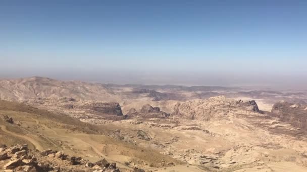 Πέτρα, Ιορδανία - Άποψη της κοιλάδας από την κορυφή του βουνού μέρος 1 — Αρχείο Βίντεο