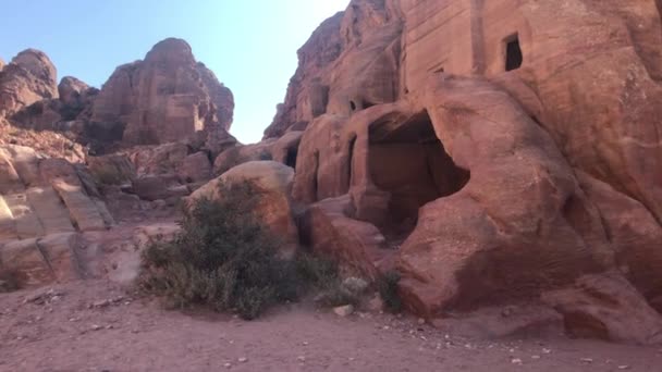 Petra, Jordanien - Berge und Klippen mit einer erstaunlichen Geschichte Teil 13 — Stockvideo