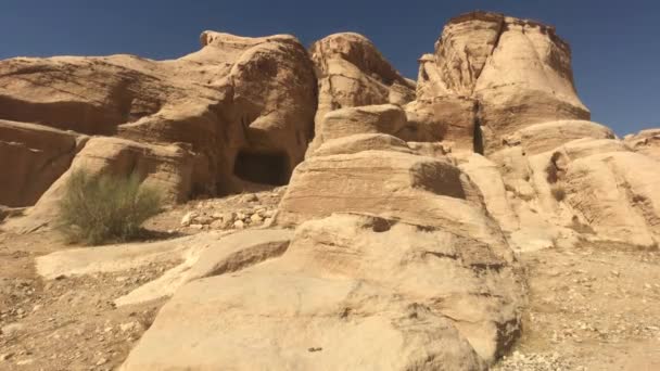 Petra, Jordania - montañas extrañas en la parte del valle 5 — Vídeo de stock
