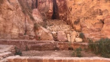 Petra, Ürdün - kayaların üzerine yapılar oyulmuş dağ kabartmaları bölüm 4