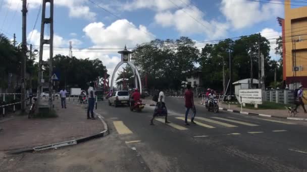 Anuradhapura, Sri Lanka, tráfego de rua — Vídeo de Stock