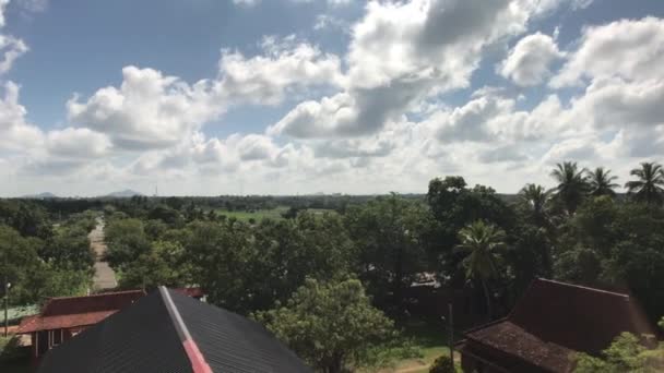 Anuradhapura, Sri Lanka, utsikten över museet och stadsparken — Stockvideo