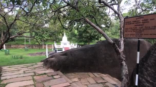 Anuradhapura, Sri Lanka, Blick auf Steinkissen — Stockvideo