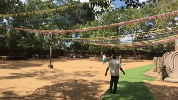 Anuradhapura, Sri Lanka, personas después del evento — Vídeo de stock