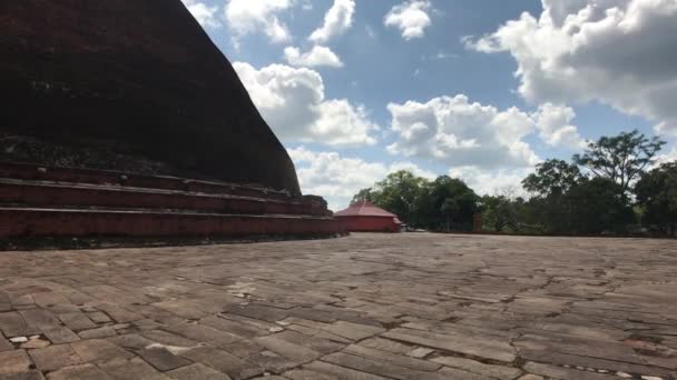 Anuradhapura, Sri Lanka, clouds in clear weather — Stock Video