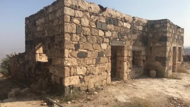 Umm Qais, Jordan - romjai egy régi erőd része 11 — Stock videók