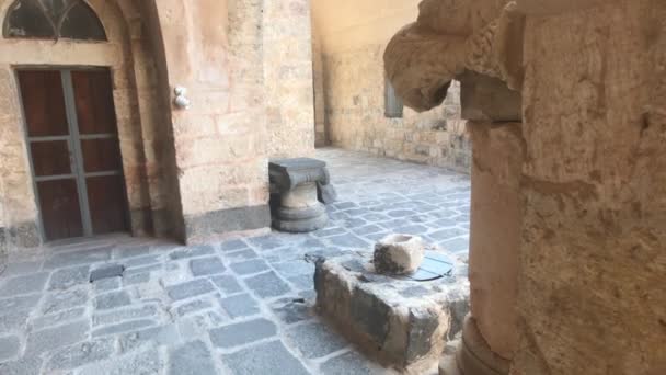 Umm Qais, Jordan - exposition with artifacts from the past part 5 — 图库视频影像