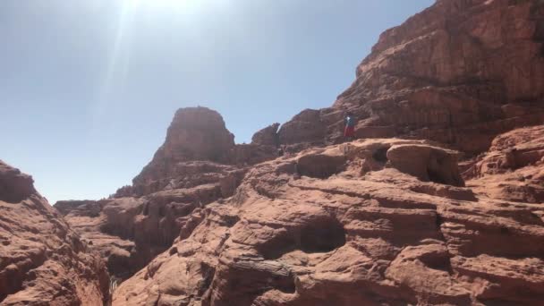 Wadi Rum, Jordania - desierto de arena roja vista fantástica parte 4 — Vídeo de stock