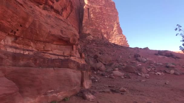 Wadi Rum, Jordánsko - Marťanská krajina v poušti část 3 — Stock video