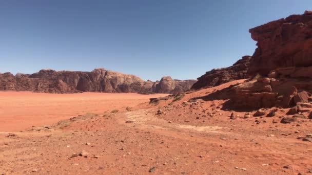 Wadi Rum, Jordânia - deserto de areia vermelha vista fantástica — Vídeo de Stock