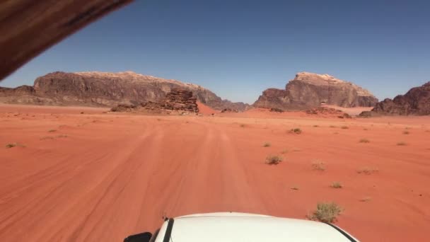 Вади Ром, Иордания - пустыня из красного песка фантастический вид часть 1 — стоковое видео