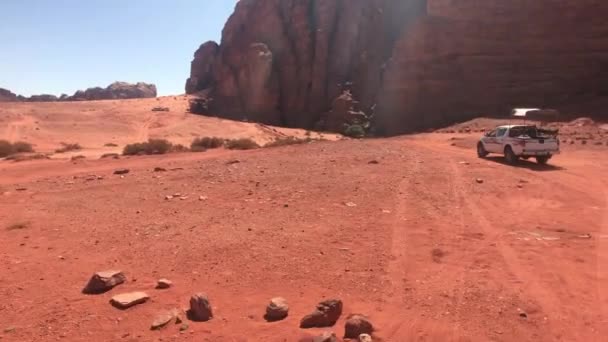 Wadi Rum, Jordânia - deserto de areia vermelha vista fantástica parte 2 — Vídeo de Stock