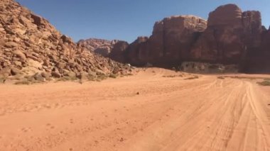 Wadi Rum, Jordan - racing in SUVs in the red desert part 1