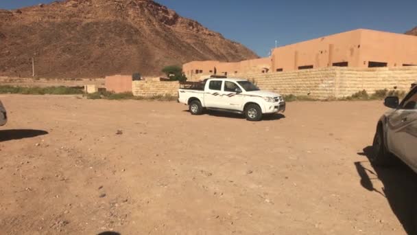 Wadi Rum, Jordan - racing in SUVs in the red desert part 6 — стокове відео