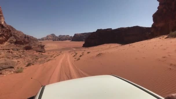 Wadi Rum, Jordania - desierto de arena roja vista fantástica parte 10 — Vídeo de stock