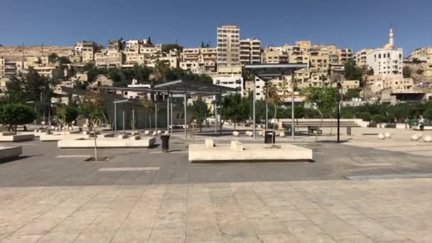 Amman, Jordan - City park overlooking the mountains part 1 — Stockvideo