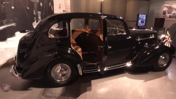 Amman, Giordania - 20 ottobre 2019: Auto d'epoca del Royal Automobile Museum della collezione reale di famiglia parte 9 — Video Stock