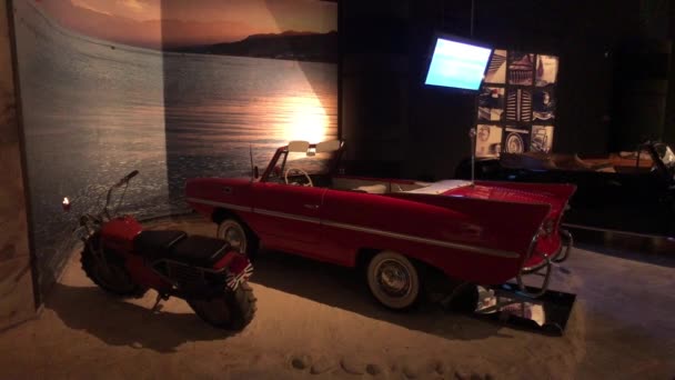 Ammán, Jordania - 20 de octubre de 2019: Museo Real del Automóvil famosos coches deportivos familiares parte 13 — Vídeos de Stock