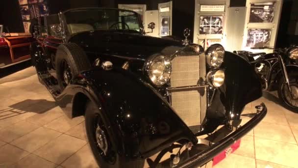Amman, Jordan - October 20, 2019: Royal Automobile museum famous family sports cars part 20 — Stok video