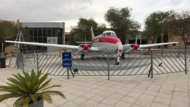 Amman, Jordan - plane exhibit on the street — Stok video