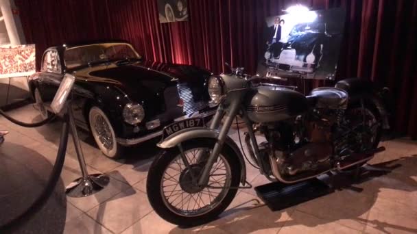 Amã, Jordânia - 20 de outubro de 2019: Royal Automobile museum vintage motorcycle from the family collection part 8 — Vídeo de Stock