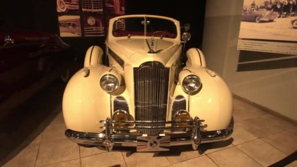 Amman, Jordan - October 20, 2019: Royal Automobile museum retro cars with historical value part 19 — Stockvideo