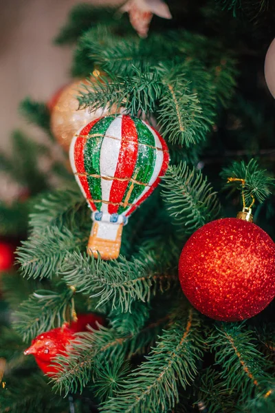 Kerstmis Nieuwjaar Vakantie Achtergrond Met Versierde Kerstboom — Stockfoto