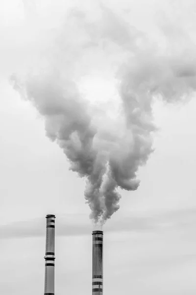 Industriële rook van schoorsteen — Stockfoto