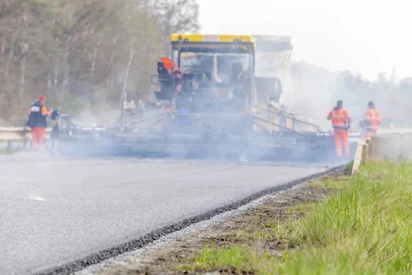 Česká Republika Plzeň Duben 2016 Road Stavební Dělníci Oprava Silnice — Stock fotografie