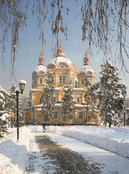Зенковський собор в Алмати (Казахстан). — стокове фото