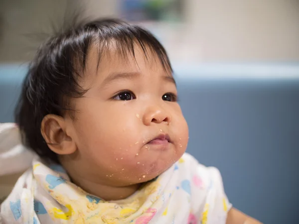 Kirli ağızlı yumuşak odak asya kız