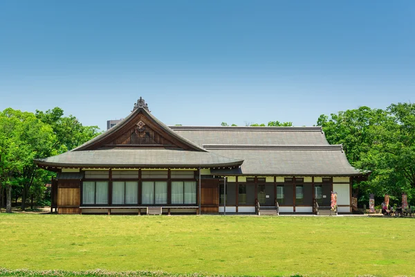 Antigua casa de huéspedes de Osaka en Nishinomaru Garden — Foto de Stock