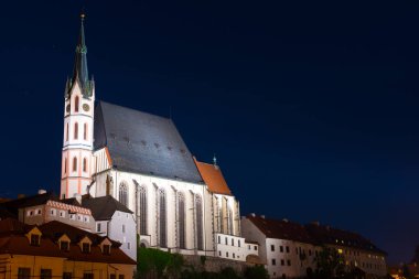 Cesky Krumlov eski bohemia kilisede gece