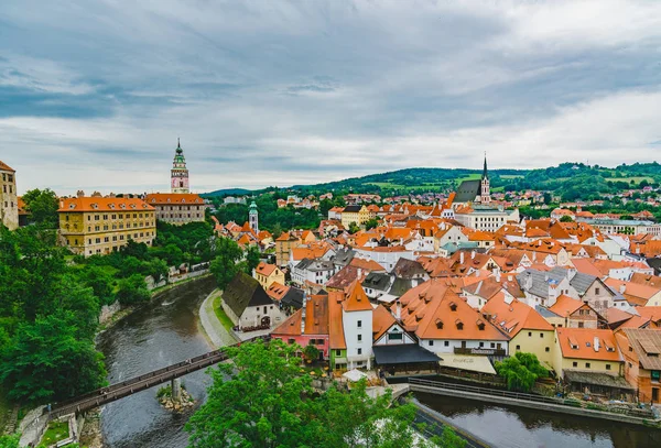 Panorama Vue d'une petite ville à Cesky Kromlov, République tchèque — Photo