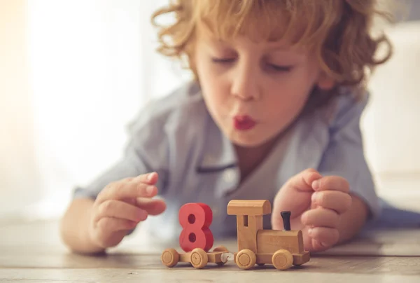 Mignon petit garçon — Photo