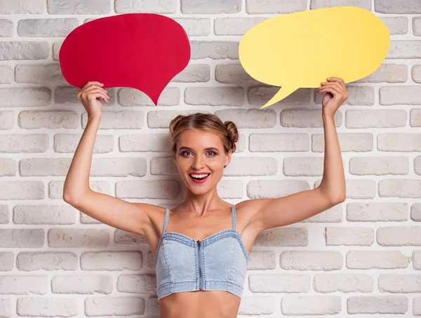 Summer girl with speech bubble — Stock Photo, Image