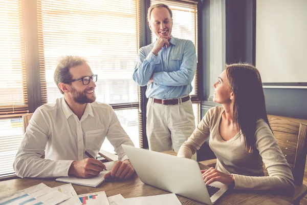 Gente de negocios trabajando — Foto de Stock